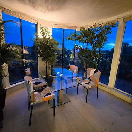 Panoramic Pondview Penthouse Apartment London Exterior photo