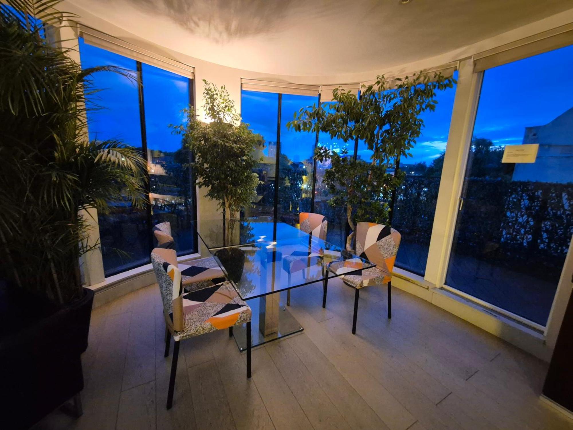Panoramic Pondview Penthouse * London