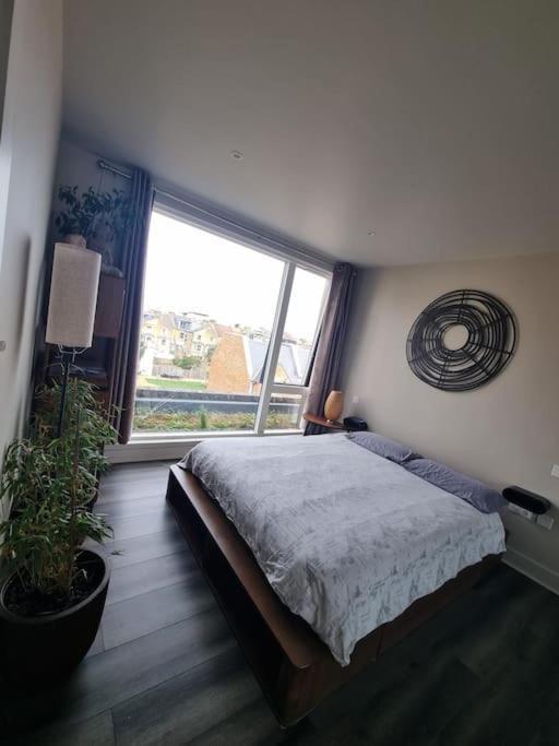 Apartment Panoramic Pondview Penthouse *