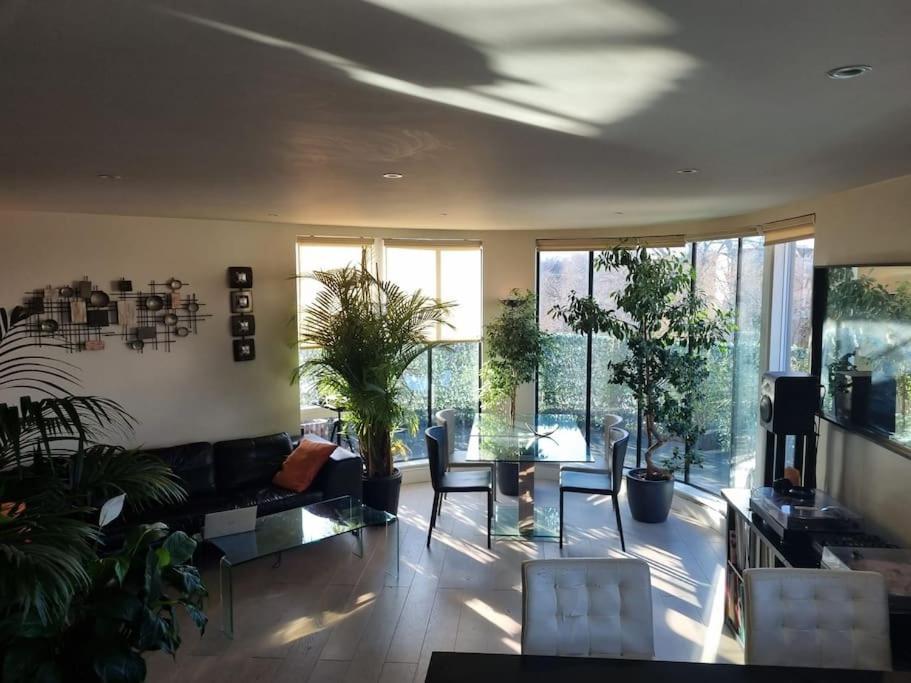 Apartment Panoramic Pondview Penthouse *