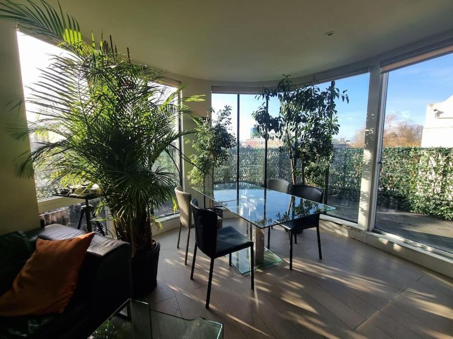 Apartment Panoramic Pondview Penthouse